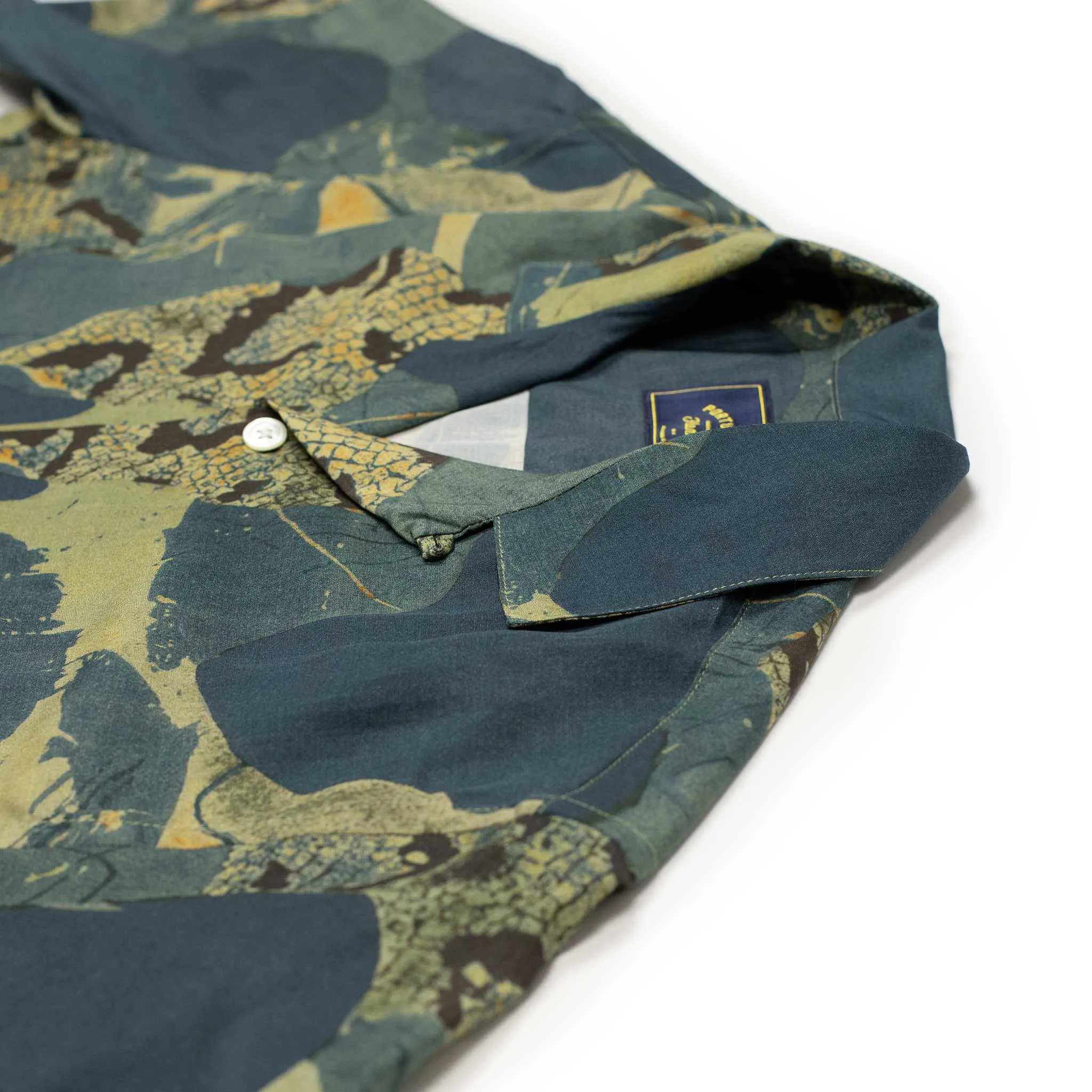 Mastic camp collar shirt in blue and beige abstract print tencel