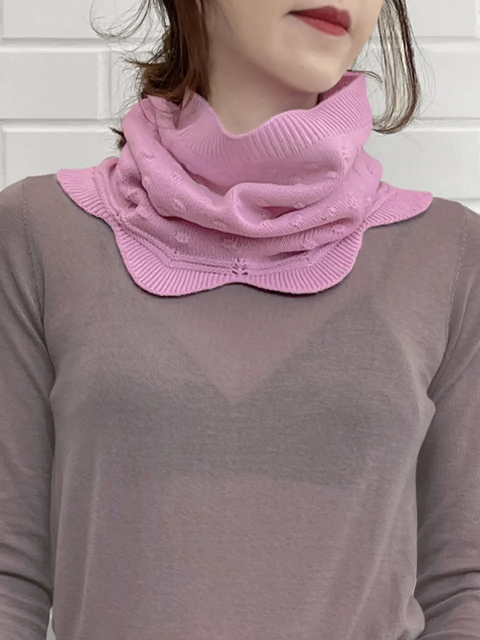 Pink Popcorn Stitch Scalloped Cashmere Wool Blend Snood