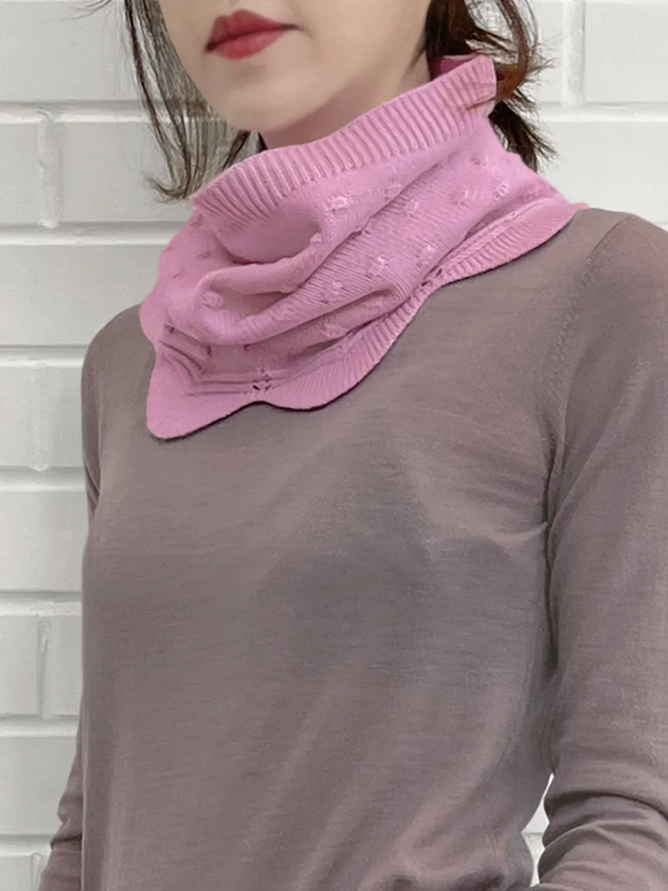 Pink Popcorn Stitch Scalloped Cashmere Wool Blend Snood