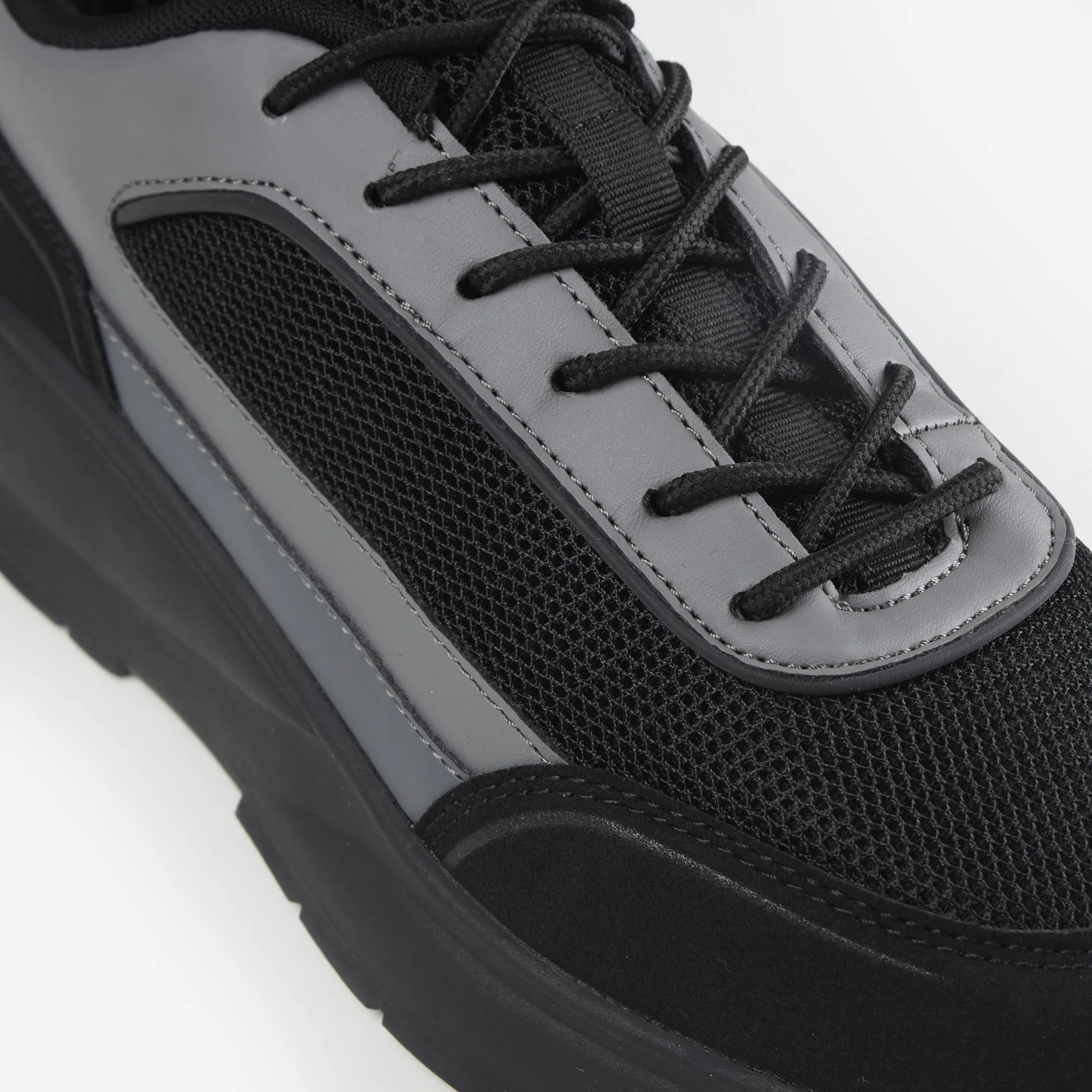 Premium Tech Runner | Black Grey