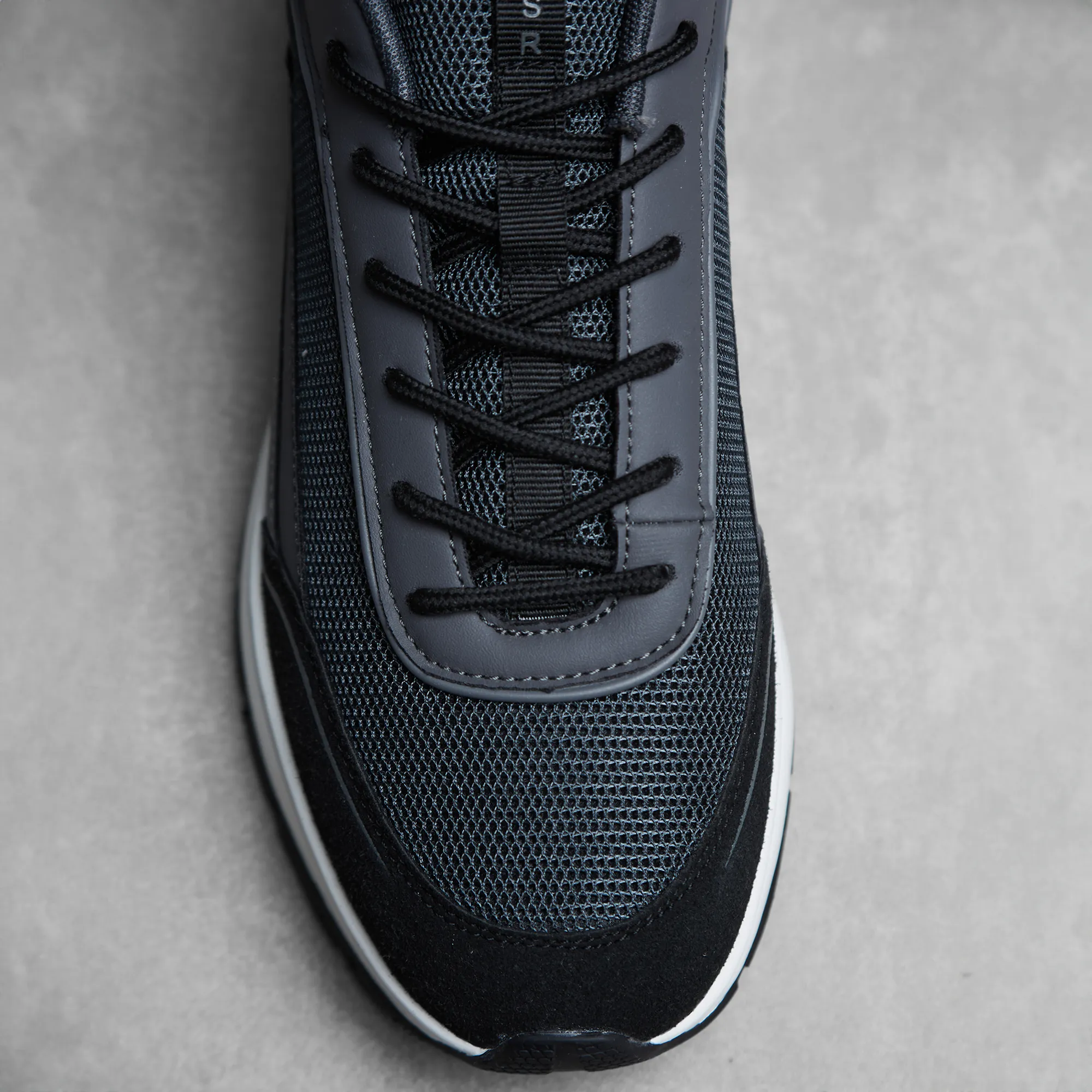 Premium Tech Runner | Black White